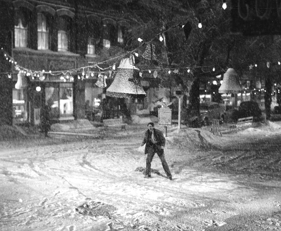 Its A Wonderful Life 1946 4 crp.jpg